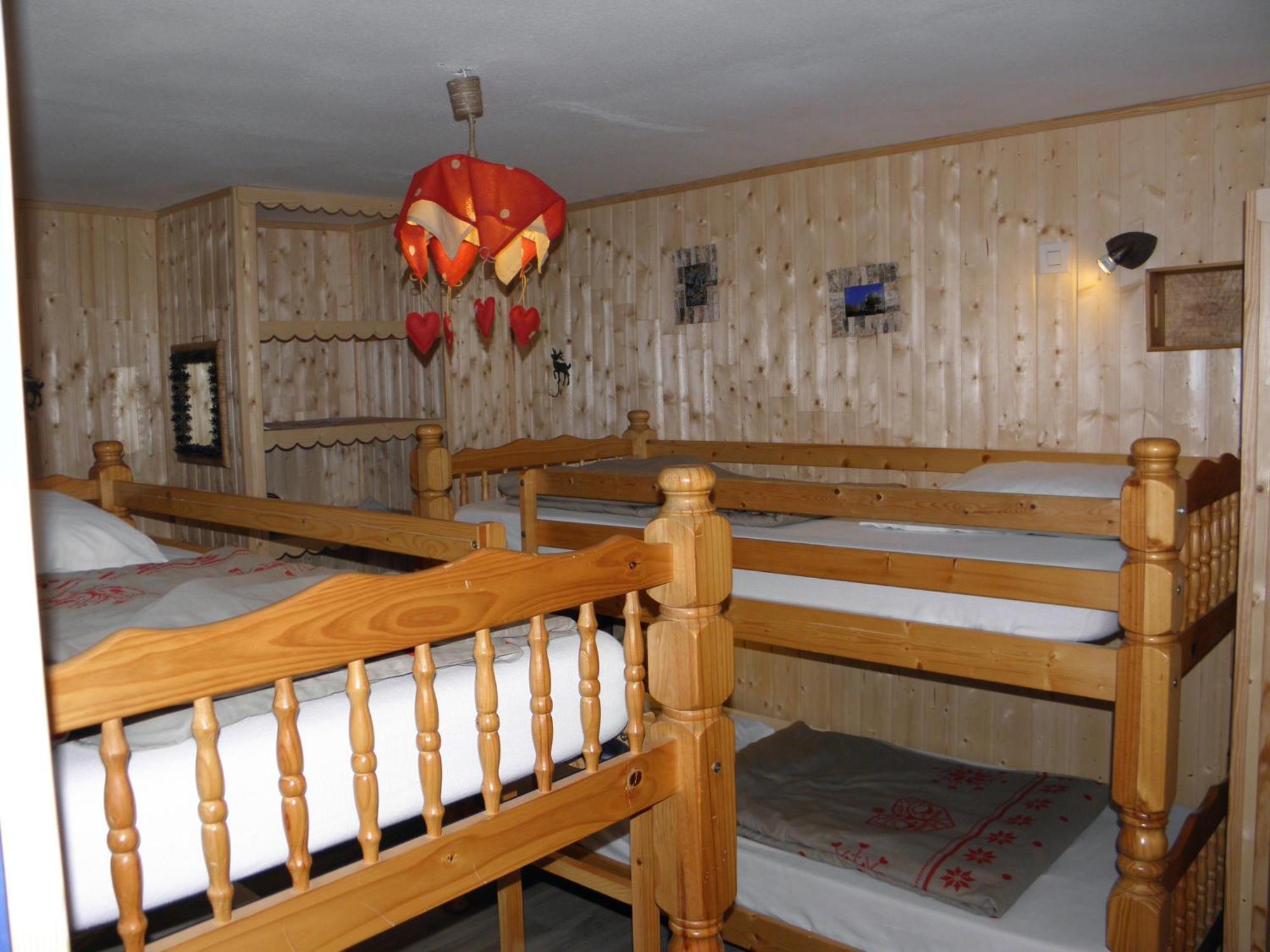 Les Terres Blanches De Hostel Meolans-Revel