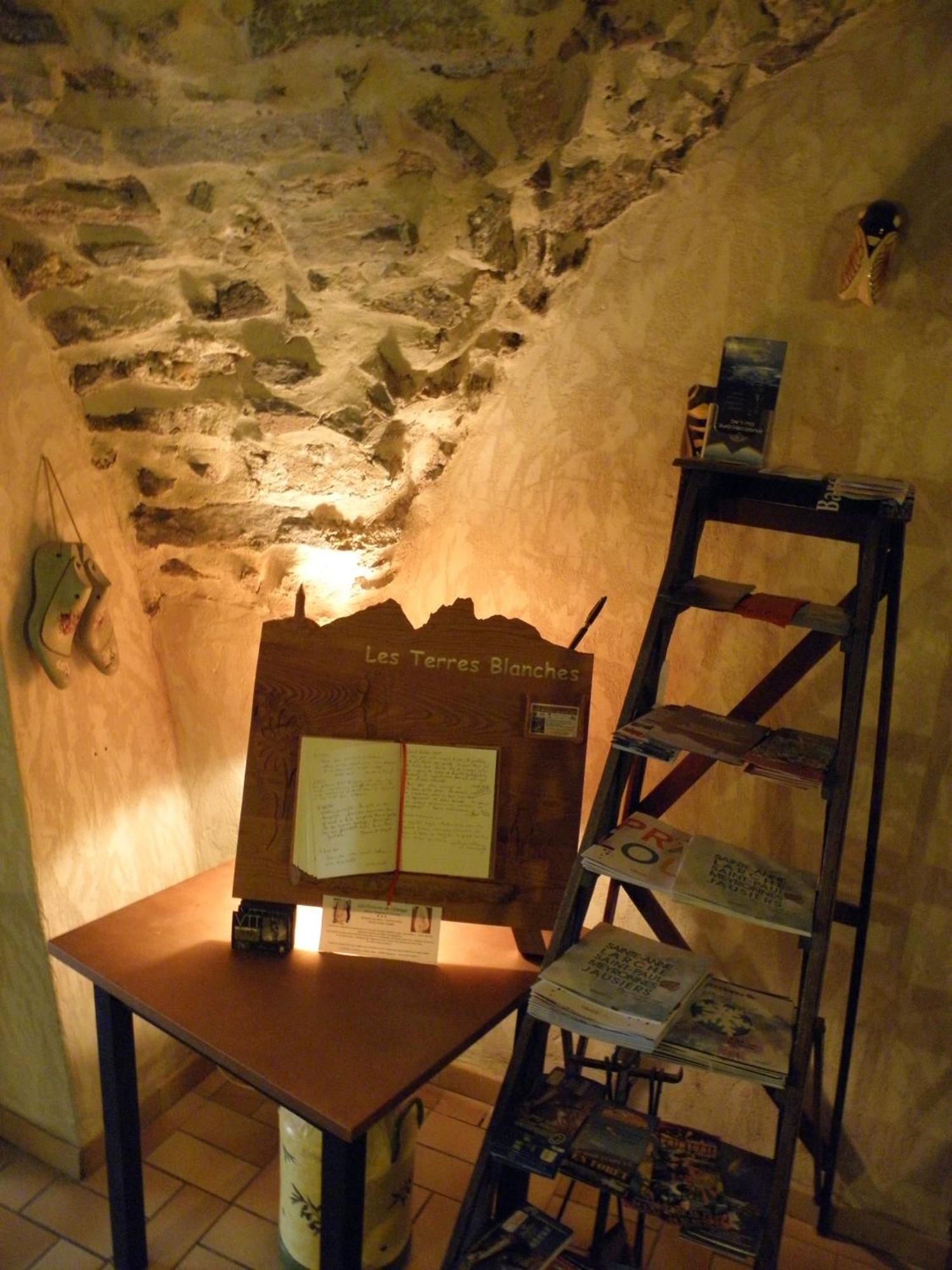 Hostel Les Terres Blanches De Meolans-Revel