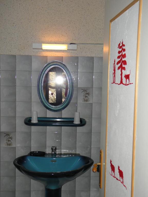 Les Terres Blanches De Hostel Meolans-Revel